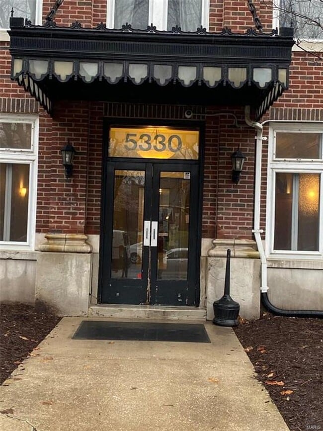 5330 Pershing Ave in St. Louis, MO - Building Photo - Building Photo