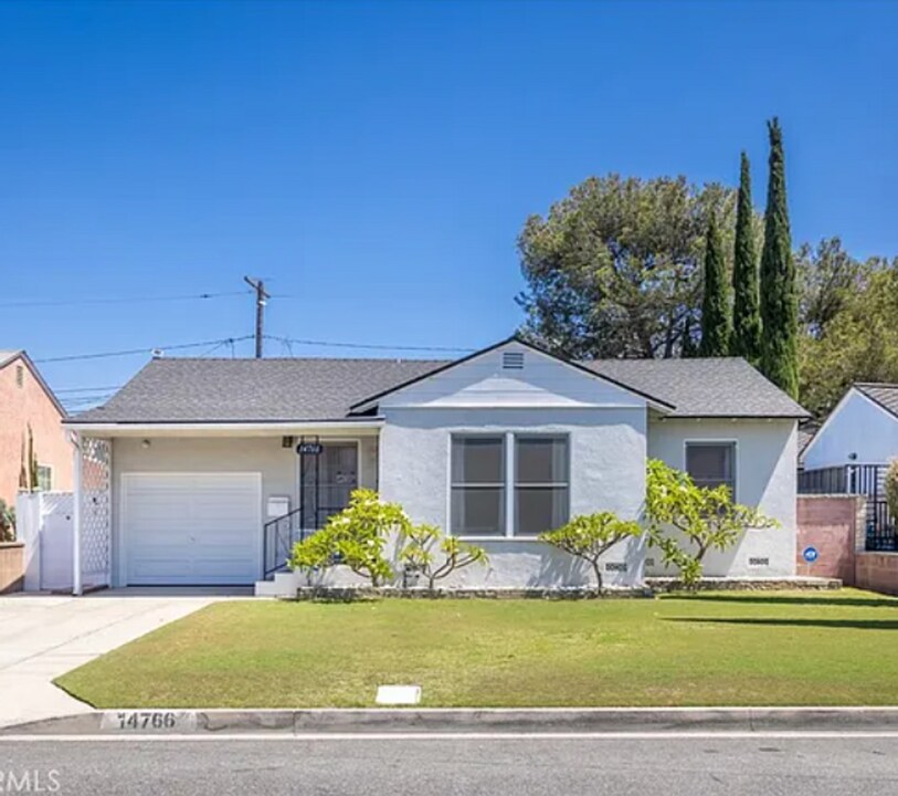 14766 Miller Ave in Gardena, CA - Building Photo