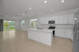 18200 Pleasantview Blvd in Land O Lakes, FL - Building Photo - Building Photo