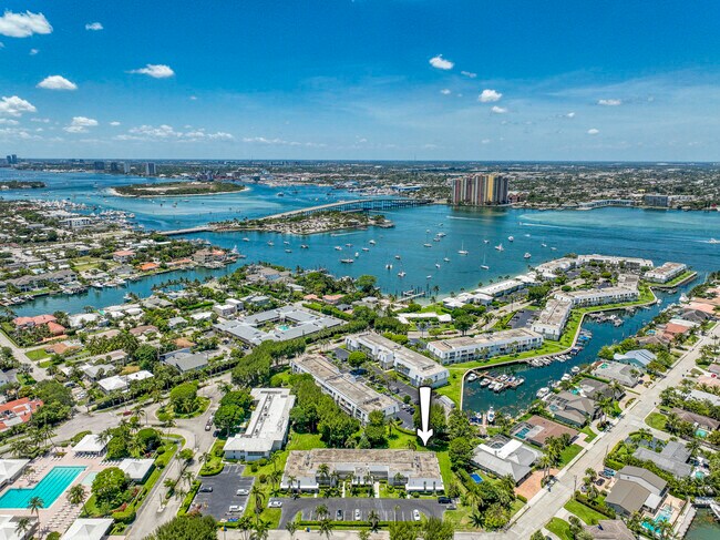 1205 Sandy Ln in West Palm Beach, FL - Building Photo - Building Photo
