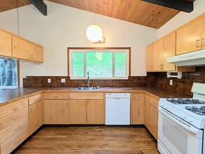 128 Bothin Rd in Fairfax, CA - Building Photo - Building Photo