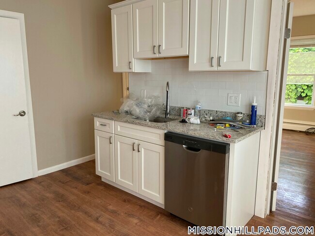 119 George St in Boston, MA - Building Photo - Building Photo