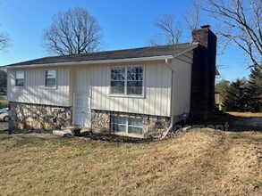 9061 Shallowford Rd in Knoxville, TN - Building Photo - Building Photo