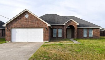 5460 Westmeadow Ln in Lumberton, TX - Building Photo