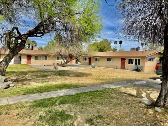 Santa Rosa Oasis in Palm Desert, CA - Building Photo