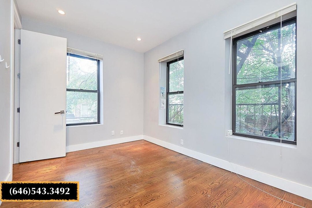 104 Rogers Ave in Brooklyn, NY - Building Photo