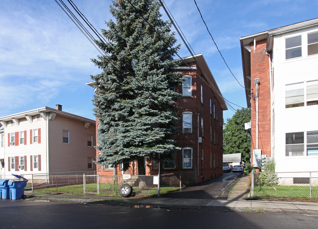 262 High St in New Britain, CT - Foto de edificio - Building Photo