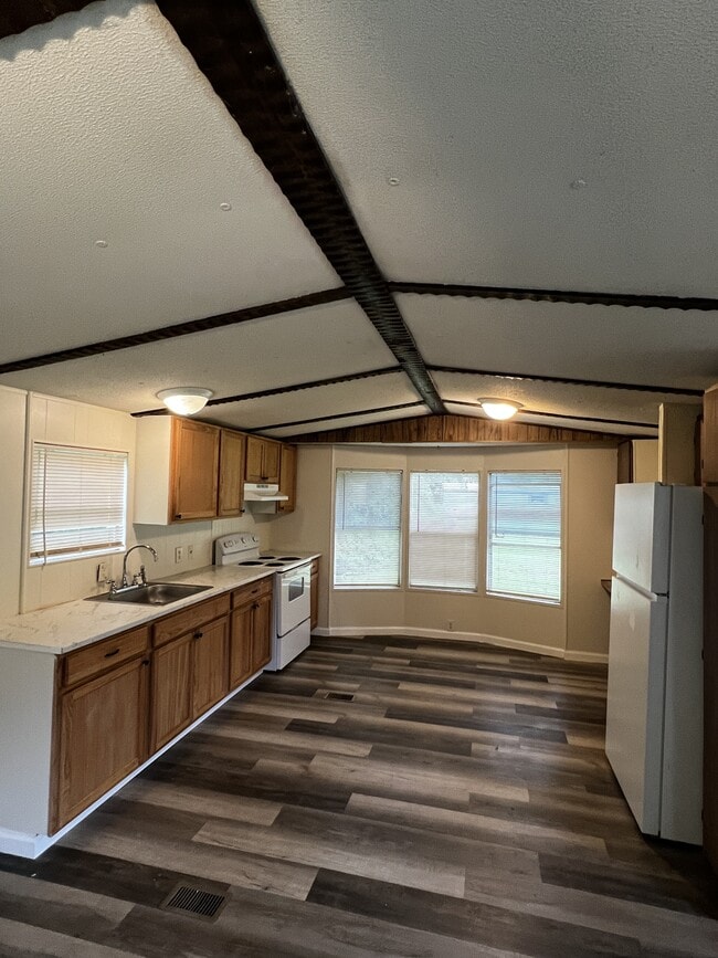 1031 Aaron Ln in Jacksonville, NC - Building Photo - Building Photo
