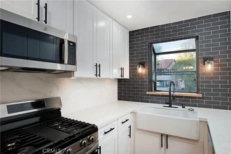 18028 Saratoga Way, Unit 557 in Santa Clarita, CA - Building Photo - Building Photo