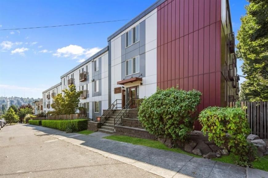 3661 Phinney Ave N in Seattle, WA - Building Photo