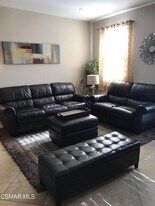 1521 Silver Shadow Dr in Thousand Oaks, CA - Building Photo