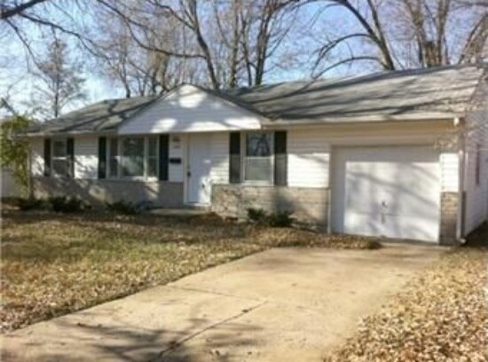 10104 White Ave in Kansas City, MO - Building Photo - Building Photo