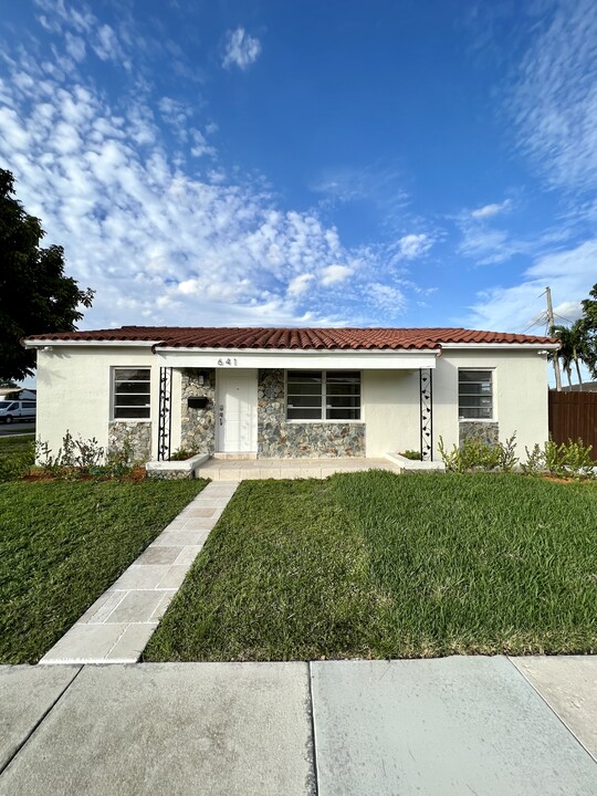 641 SW 71st Pl in Miami, FL - Building Photo