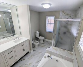 12969 NW 11th Terrace in Miami, FL - Building Photo - Building Photo