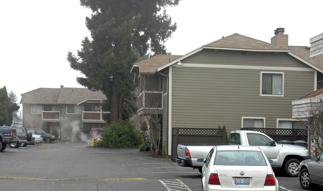 Redwood Village Townhouses in Puyallup, WA - Building Photo - Building Photo