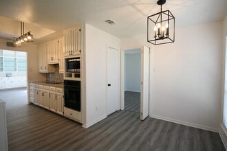 16933 Davenport Ct in Dallas, TX - Foto de edificio - Building Photo