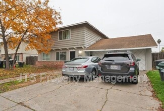 2840 Sweet Way in Sacramento, CA - Building Photo - Building Photo