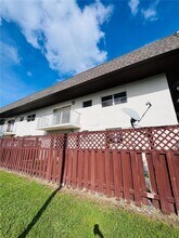 8475 SW 94th St in Miami, FL - Foto de edificio - Building Photo