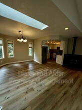 1331 Westbrook Dr NW in Salem, OR - Building Photo - Building Photo