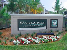 Wyndham Place in Sanford, FL - Building Photo