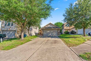 10200 Lone Pine Ln in Austin, TX - Building Photo