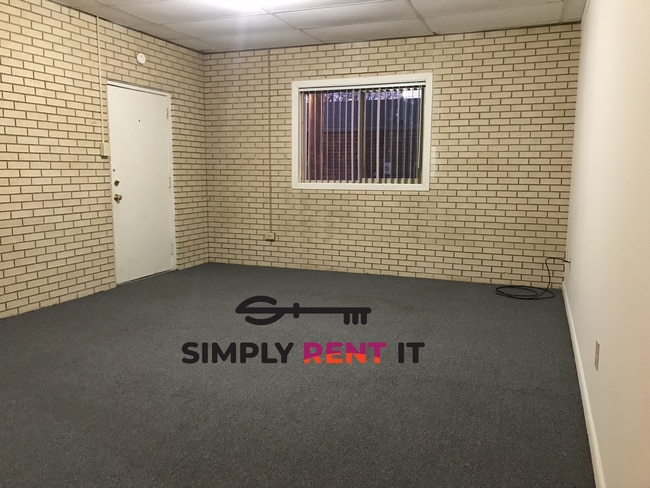 210 N Main St in Roland, IA - Building Photo - Building Photo