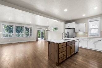 165 E Cool Pond Dr in Meridian, ID - Building Photo - Building Photo