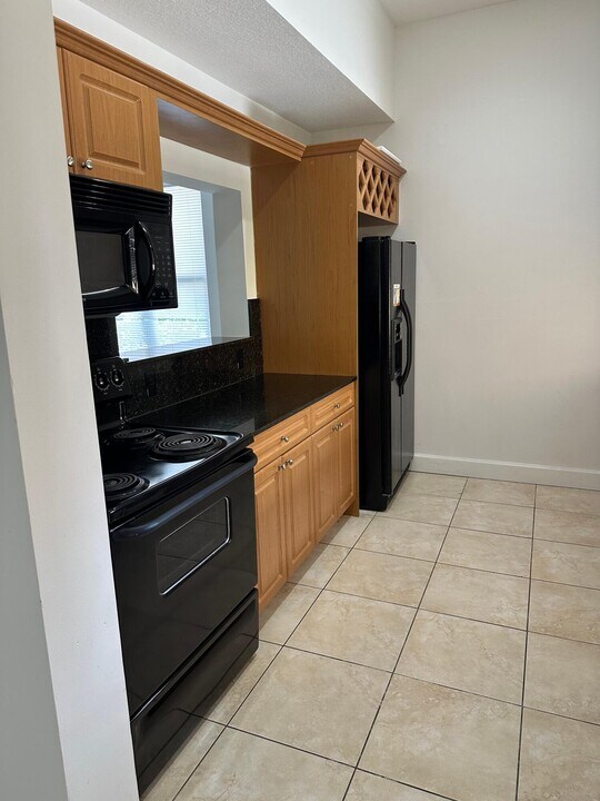 932 N Federal Hwy in Lake Worth Beach, FL - Building Photo