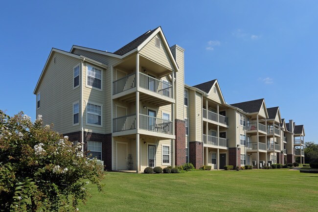 Oakmont Apartment Homes in Catoosa, OK - Building Photo - Building Photo