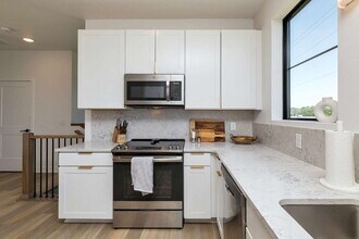 1389 Keosauqua Way in Des Moines, IA - Building Photo - Building Photo