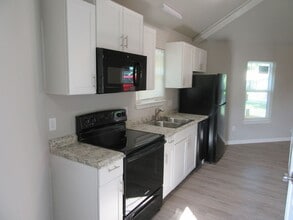 1302 Grace Ave in Panama City, FL - Building Photo - Building Photo