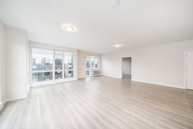 16 Bennett St, Unit 512 in Jersey City, NJ - Building Photo - Building Photo