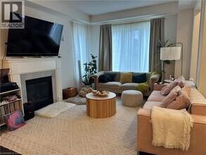 44 Ebenezer Dr in Hamilton, ON - Building Photo - Building Photo