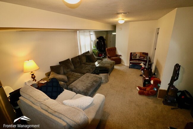 614-616 Thurston St in Manhattan, KS - Building Photo - Building Photo