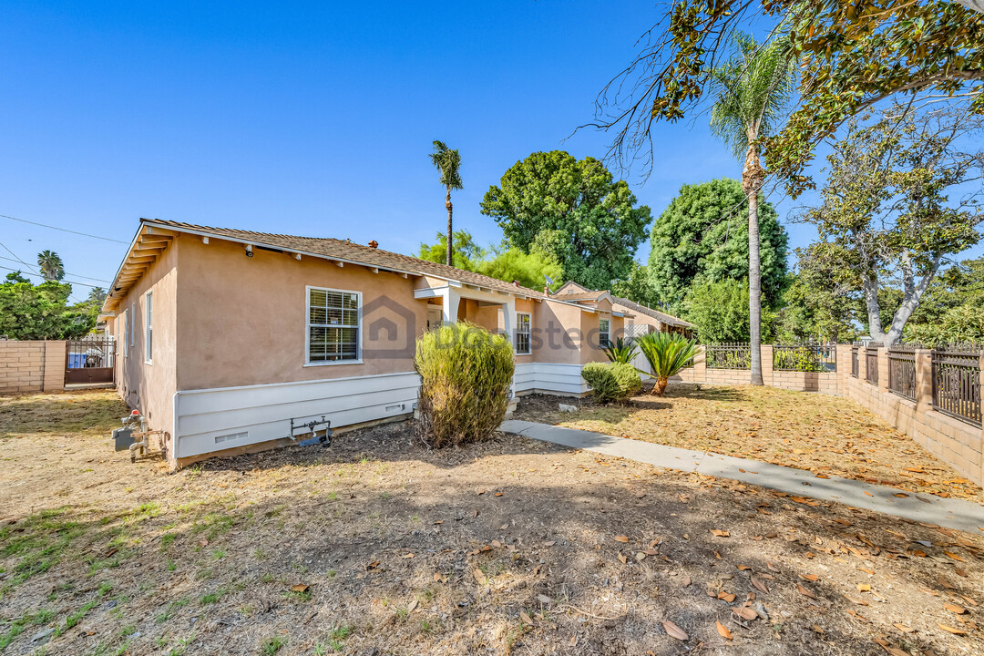 6601 Bertrand Ave in Los Angeles, CA - Building Photo