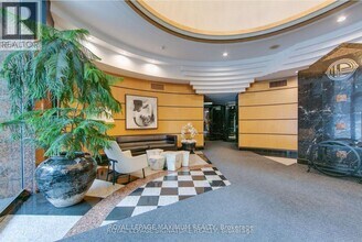 33 University Ave in Toronto, ON - Building Photo - Building Photo