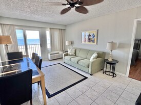 303 Atlantic Ave, Unit ID1353264P in Virginia Beach, VA - Building Photo