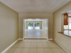2240 NE 62nd St in Fort Lauderdale, FL - Building Photo - Building Photo