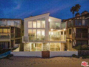 1005 Ocean Dr in Oxnard, CA - Building Photo - Building Photo