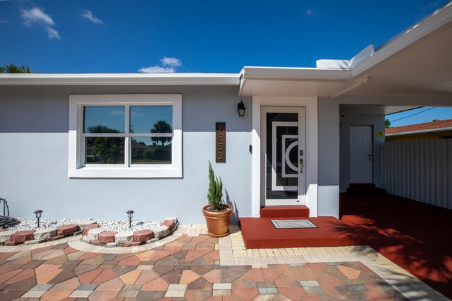1853 Florida Mango Rd in West Palm Beach, FL - Building Photo - Building Photo