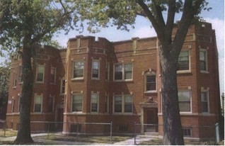 7954-7958 S Marshfield St Apartments