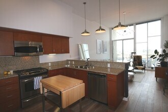 630 Thomas L Berkley Way in Oakland, CA - Building Photo - Building Photo
