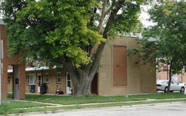 4602-4626 S Lawndale Ave in Lyons, IL - Foto de edificio - Building Photo