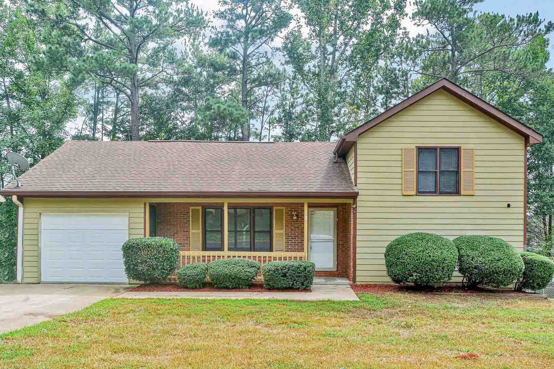 1677 Underwood Dr SE in Conyers, GA - Building Photo