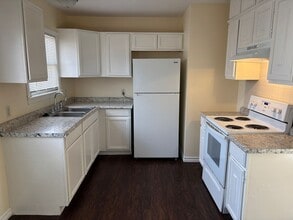 623 E Brockett St in Sherman, TX - Building Photo - Building Photo