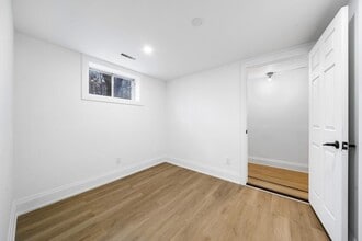 2294 Lake Shore Blvd W in Toronto, ON - Building Photo - Building Photo