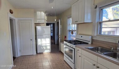 922 NJ-34 in Matawan, NJ - Building Photo - Building Photo