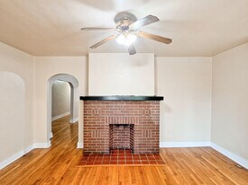 5727 Phillips Ave, Unit FL1 in Pittsburgh, PA - Building Photo