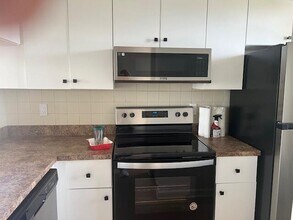 3138 Via Poinciana in Greenacres, FL - Building Photo - Building Photo