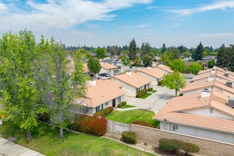 2902 Gosford Rd in Bakersfield, CA - Building Photo - Building Photo